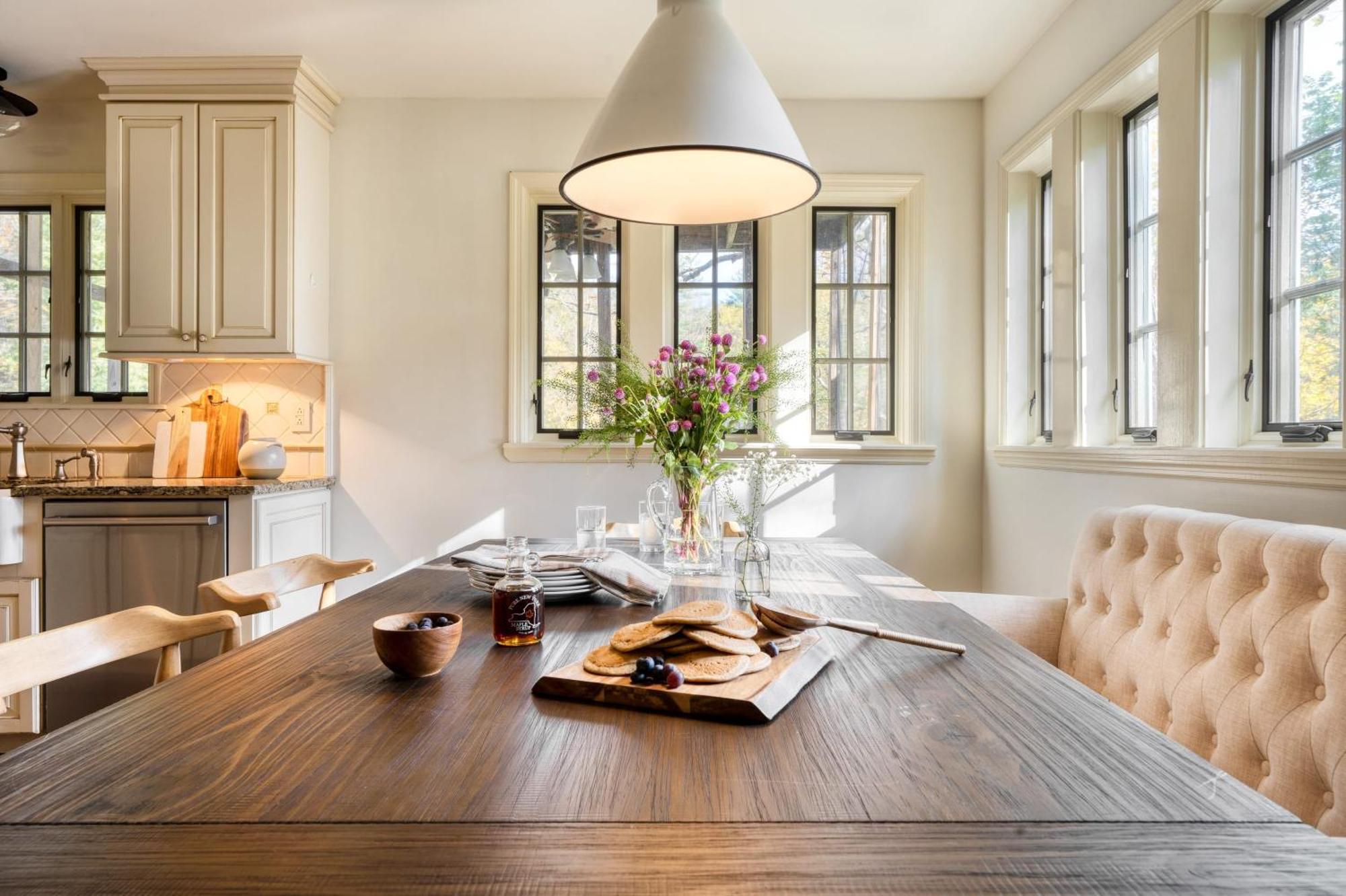Cortland By Avantstay Charming Heritage Estate W Private Lake Pool Saugerties Eksteriør billede